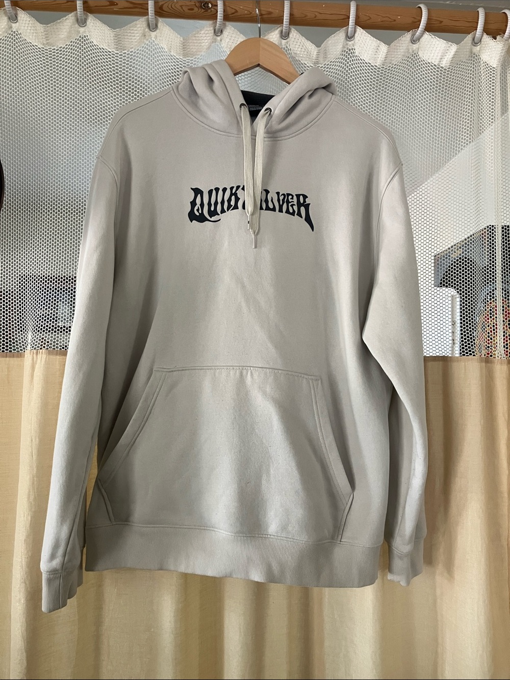 Quiksilver Men's Light Gray Pullover Hoodie with Black Logo